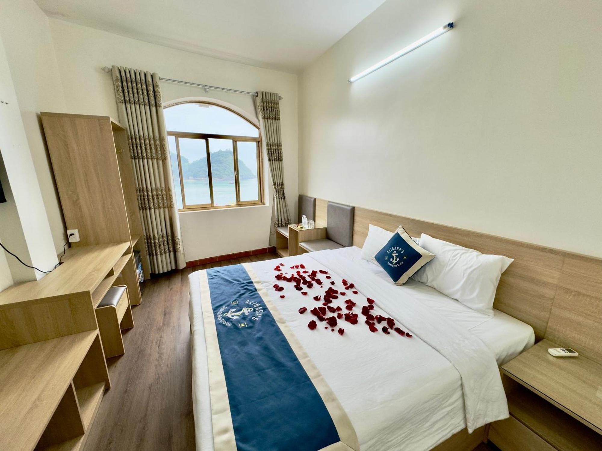 Cat Ba Plaza Hotel Dong Khe Sau Экстерьер фото