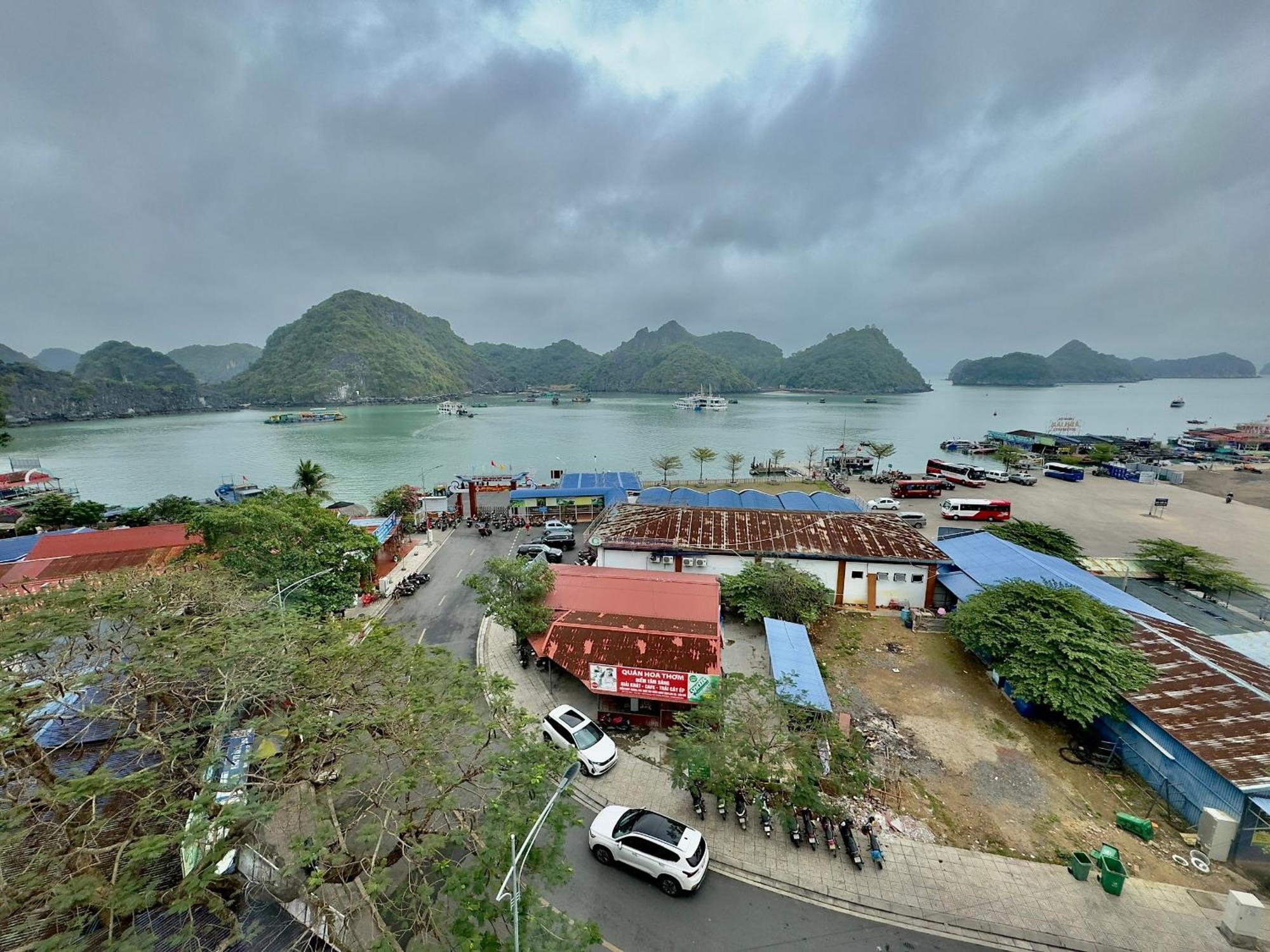 Cat Ba Plaza Hotel Dong Khe Sau Экстерьер фото