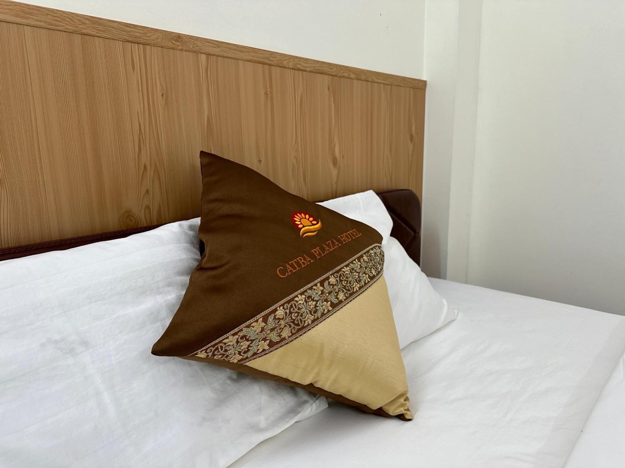 Cat Ba Plaza Hotel Dong Khe Sau Экстерьер фото